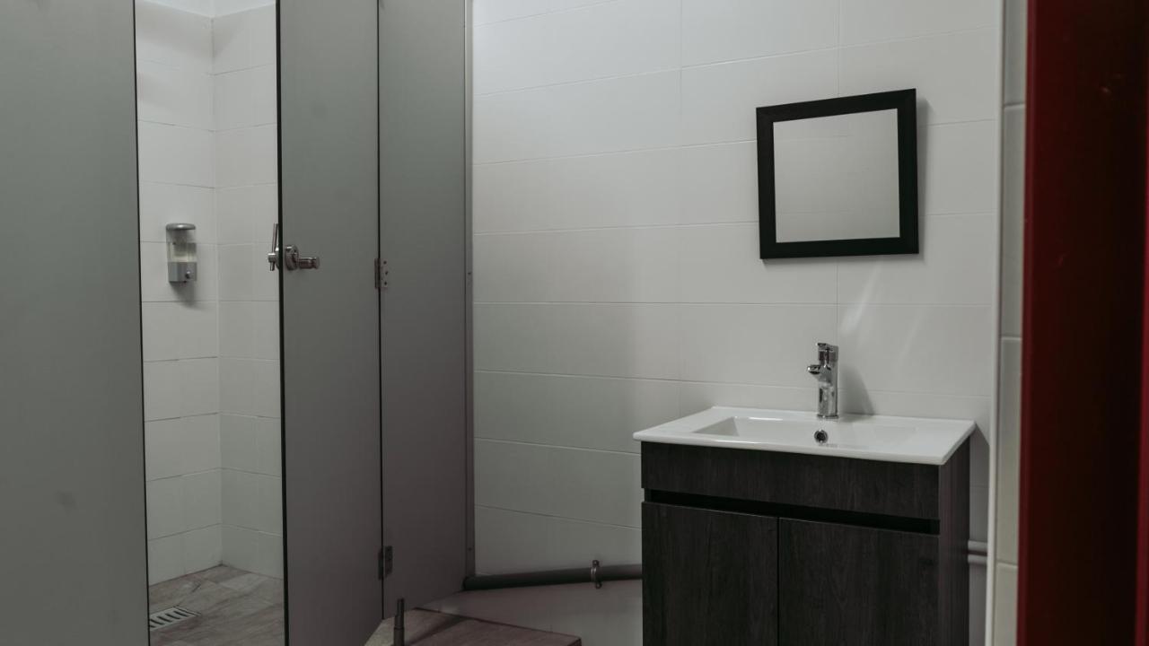 Albergue Middle Point Sardoal Exterior foto