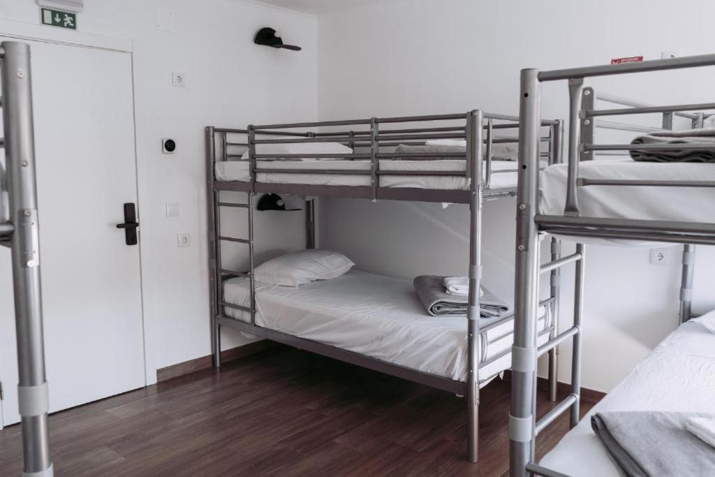 Albergue Middle Point Sardoal Exterior foto